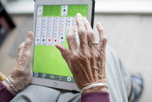 elderly-person-640x480-11476403.jpeg