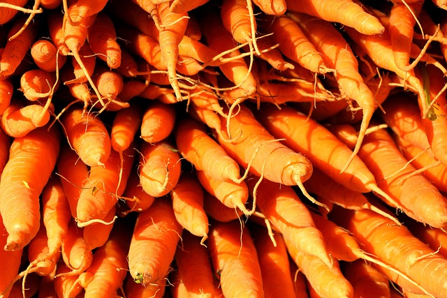local-food-640x480-12660890.jpeg